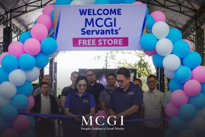 Kuya Daniel and Ate Arlene ribbon cutting